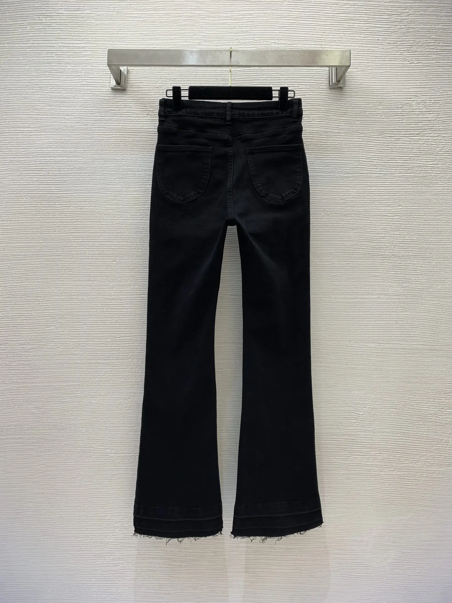 

2023 Early Autumn New High Waist Three Button Raw Edge Tassel Design Micro Raglan Jeans
