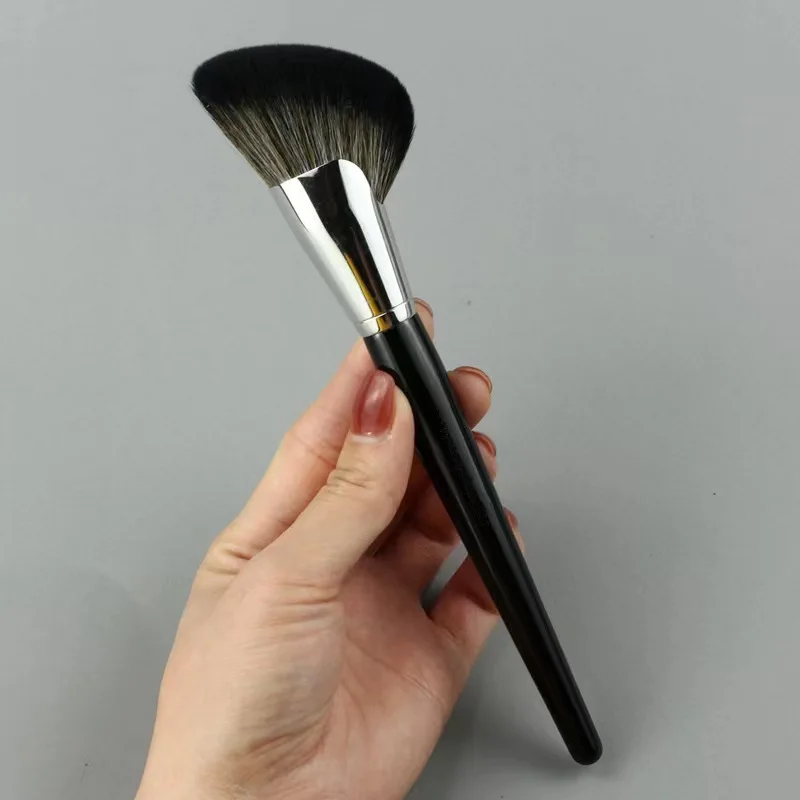 Makeup Brush Oblique Head Foundation Concealer Bronzer Sculpting Powder
