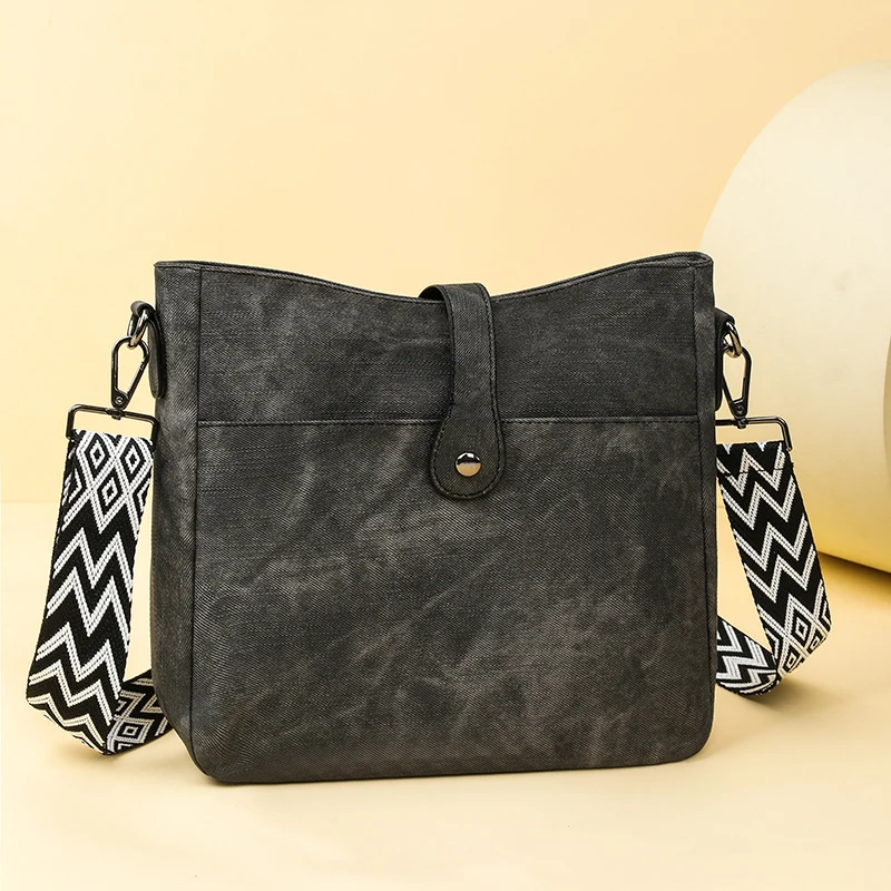 Women's shoulder crossbody bag adds elegance and mystery; Easy to match with casual or formal clothing, showcasing women's elega