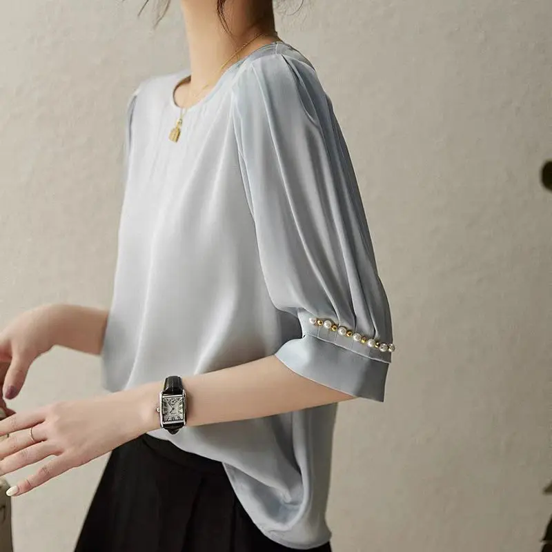 2023 New Summer Elegant and Stylish Simple Round Neck Solid Color Versatile Commuter Casual Studded Bubble Sleeve Shirt 1