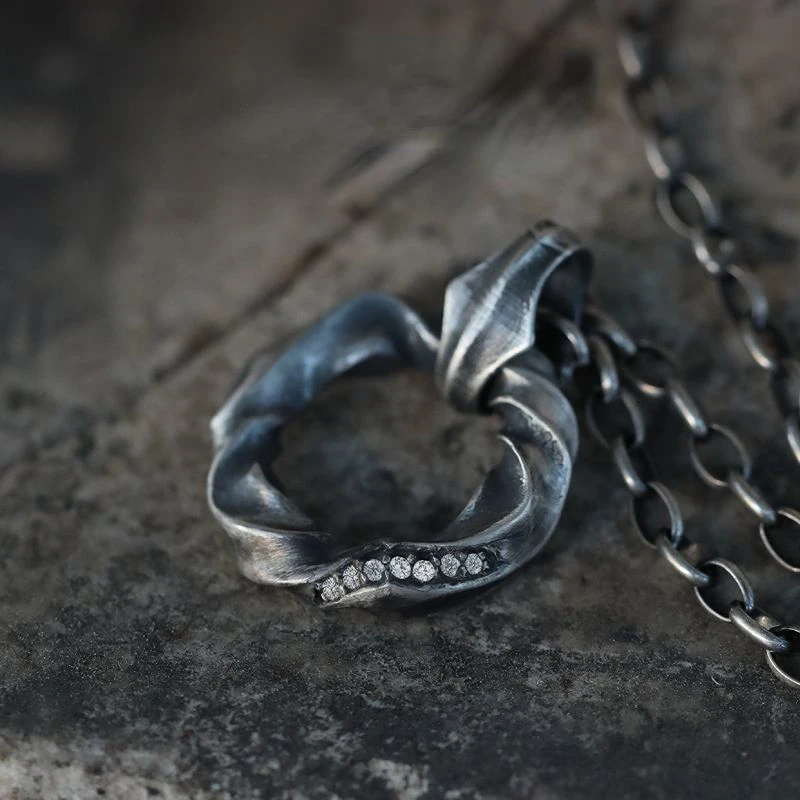 

New 2023 Vintage Fashion Silver Color Circle Necklace Personality Hip-hop Punk Long Pendant Banquet Jewelry Accessories Gift