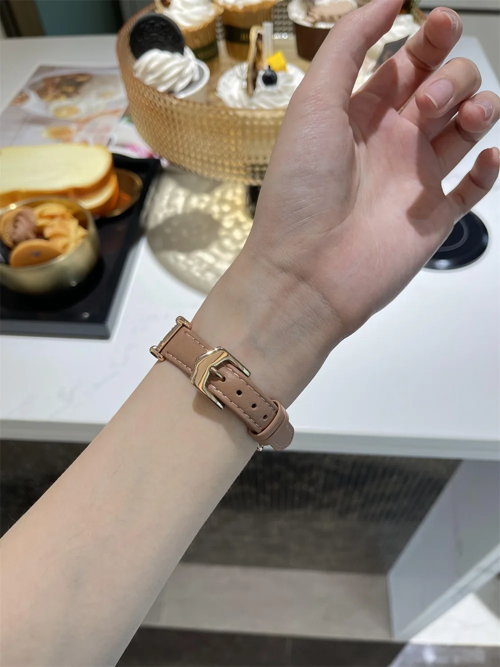 Diamond Leather strap for Apple Watch Band 44mm 45mm 38-42-40-41mm Luxury design Bracelet iwatch series 8 7 SE 6 5 4 Ultra 49mm