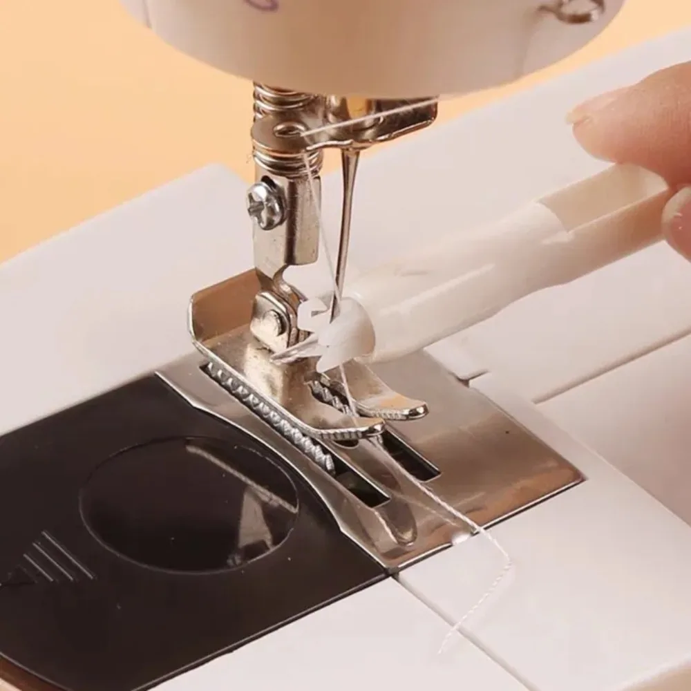 Needle Threader Sewing Machine Fittings Automatic Needle Threader DIY Tool Home Hand Quick Sewing Machine Device Thread Auto Needle Cross Stitch Sewing Accessories