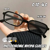 Lunettes de myopie photochromiques pour hommes et femmes, monture carrée à la mode, lunettes de myopie haute définition Anti-lumière bleue 1