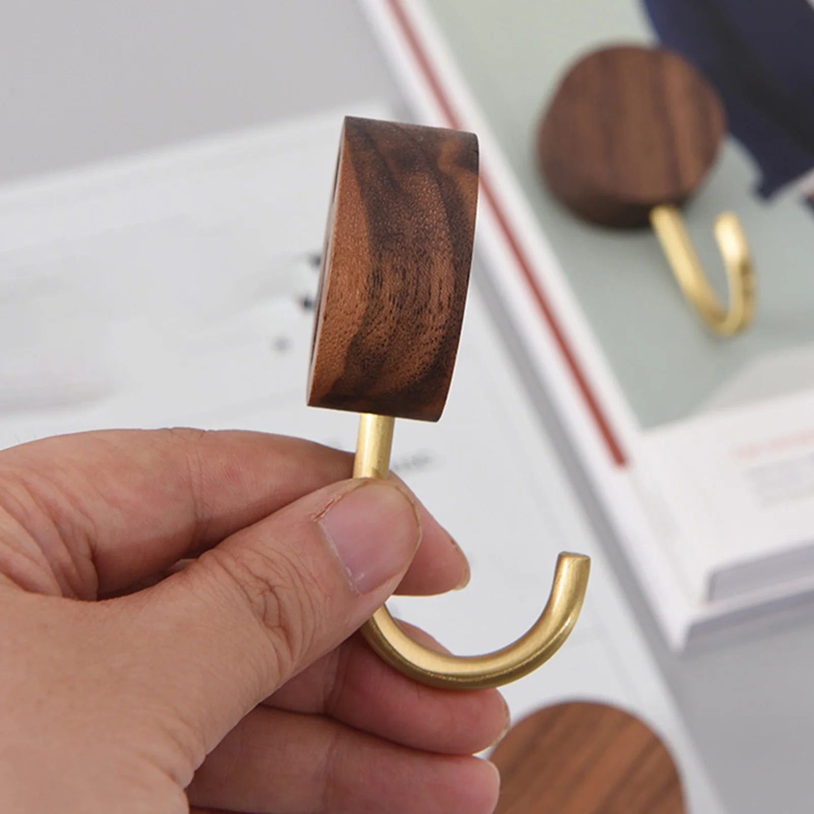 Walnut Wood Brass Hook Screw Wall Hanging Door Keychain Hanger Bathroom Coat Hat Hook Kitchen Accessory Organize Decor
