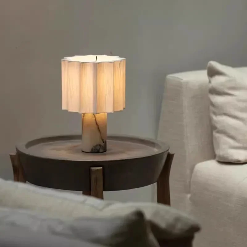 Marmor Bordlampe med Stofskærm – Trådløs, Dæmpbar LED & Touch 5