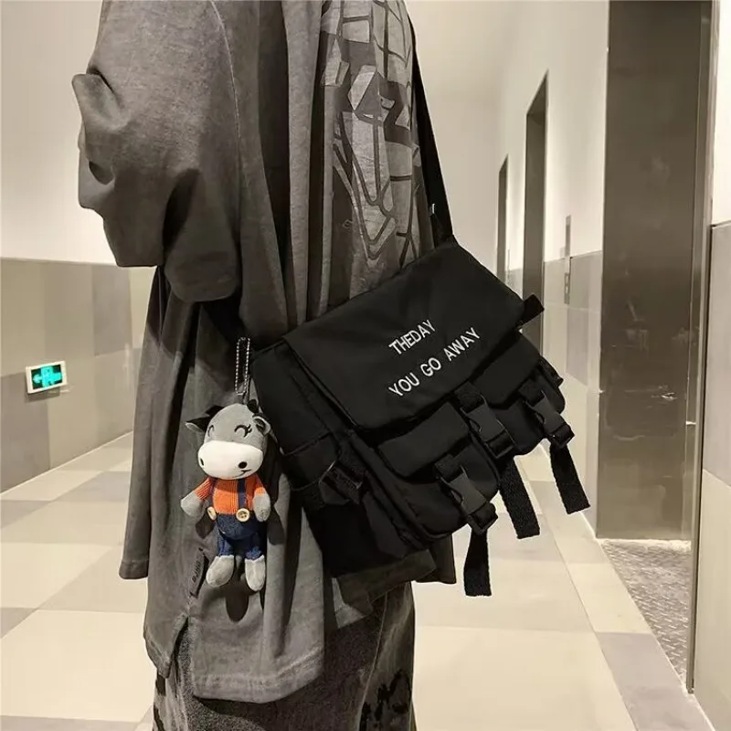 Instagram Large Capacity Bag Hong Kong Style Neutral Art Street Shooting Single Shoulder Postman Bag Male Student Crossbody Bag