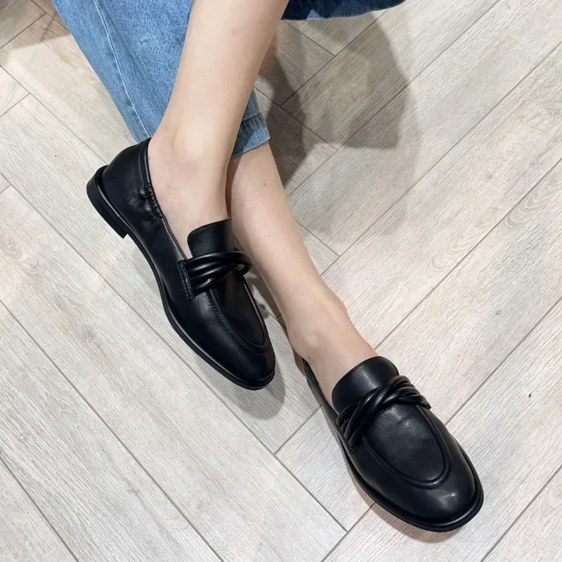 

2022 Spring New French Retro Sandals Black Muller Shoes Niche Leather Women Shoes