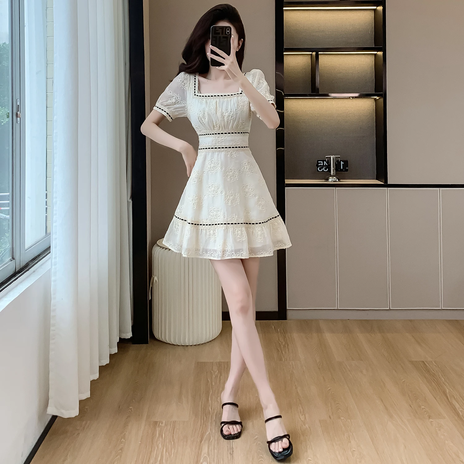 우아한 스타일 스퀘어 칼라 드레스 여성 여름 2024 새로운 스타일 하이 웨이스트 스커트 자수 a 라인 미니 드레스