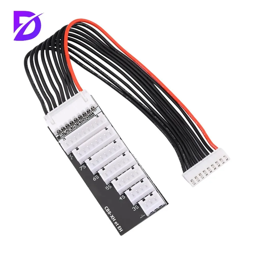 Vue arrière du chargeur multiport 2S-8S pour batteries LiPo montrant les ports d'entrée et de sortie