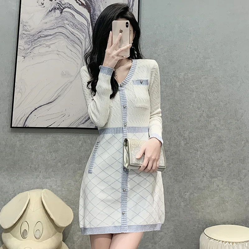 

French temperament small incense knitted women's dress 2023 spring new women's clothing fashion slim V-neck sweater skirt female