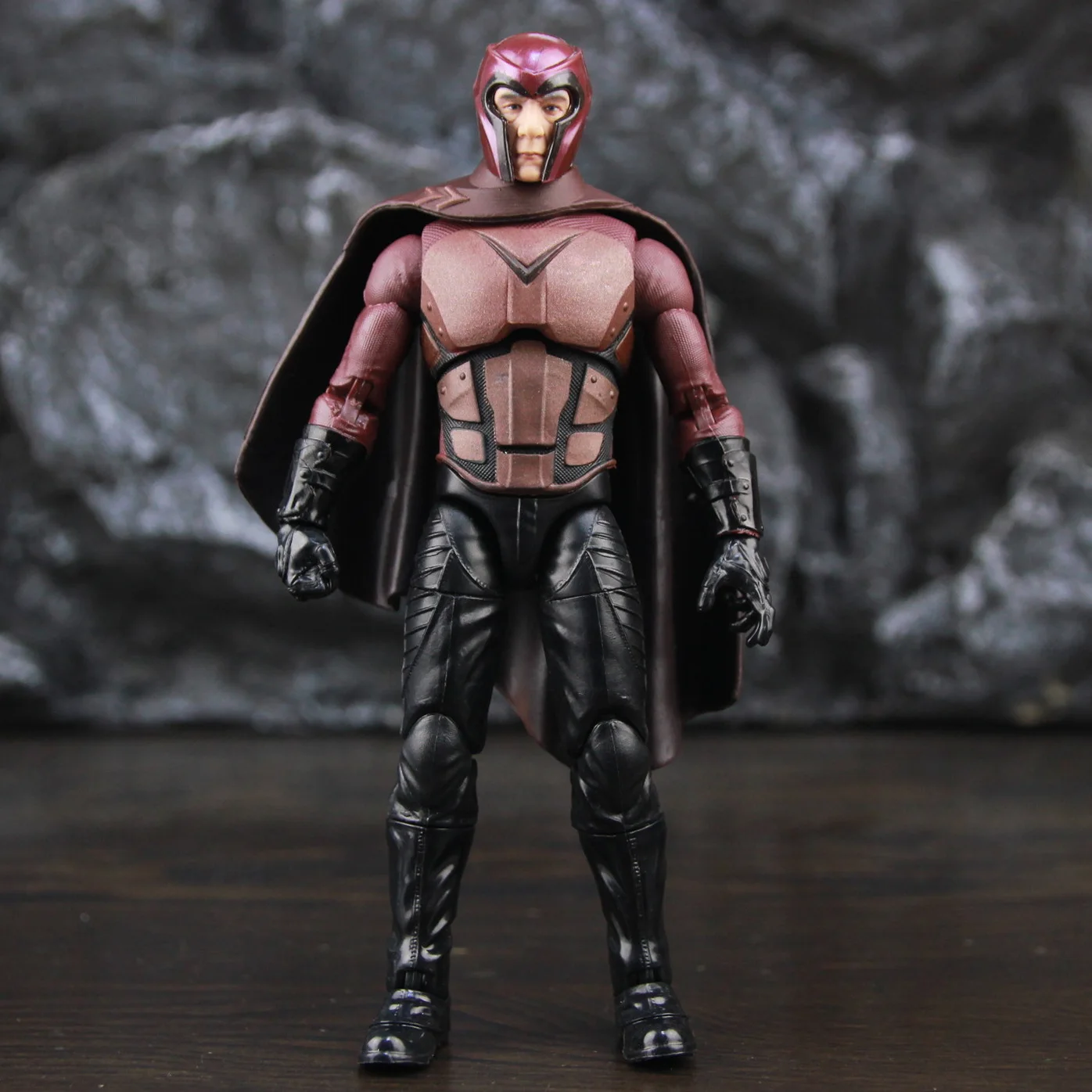 MARVEL LEGENDS MAGNETO フィギュア Amazon.com: Marvel Legends Series 6-inch Scale Action Figure