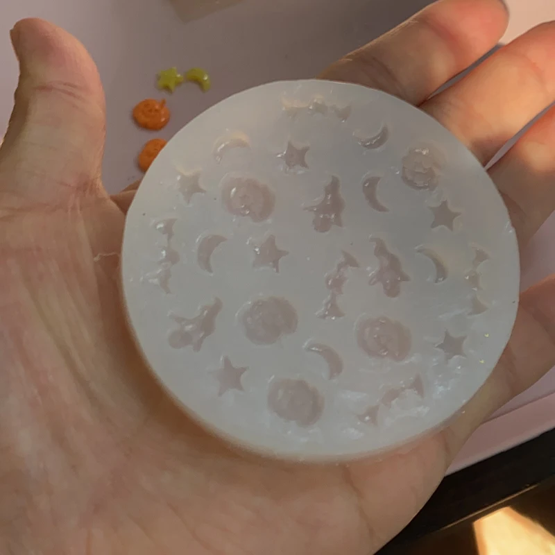 7*7cm Halloween Silicone Mould Clear 3D Nail Stamping Stencils UV Gel Polish Manicure Mould Craft Jewelry Decora Making Molds&*& 3