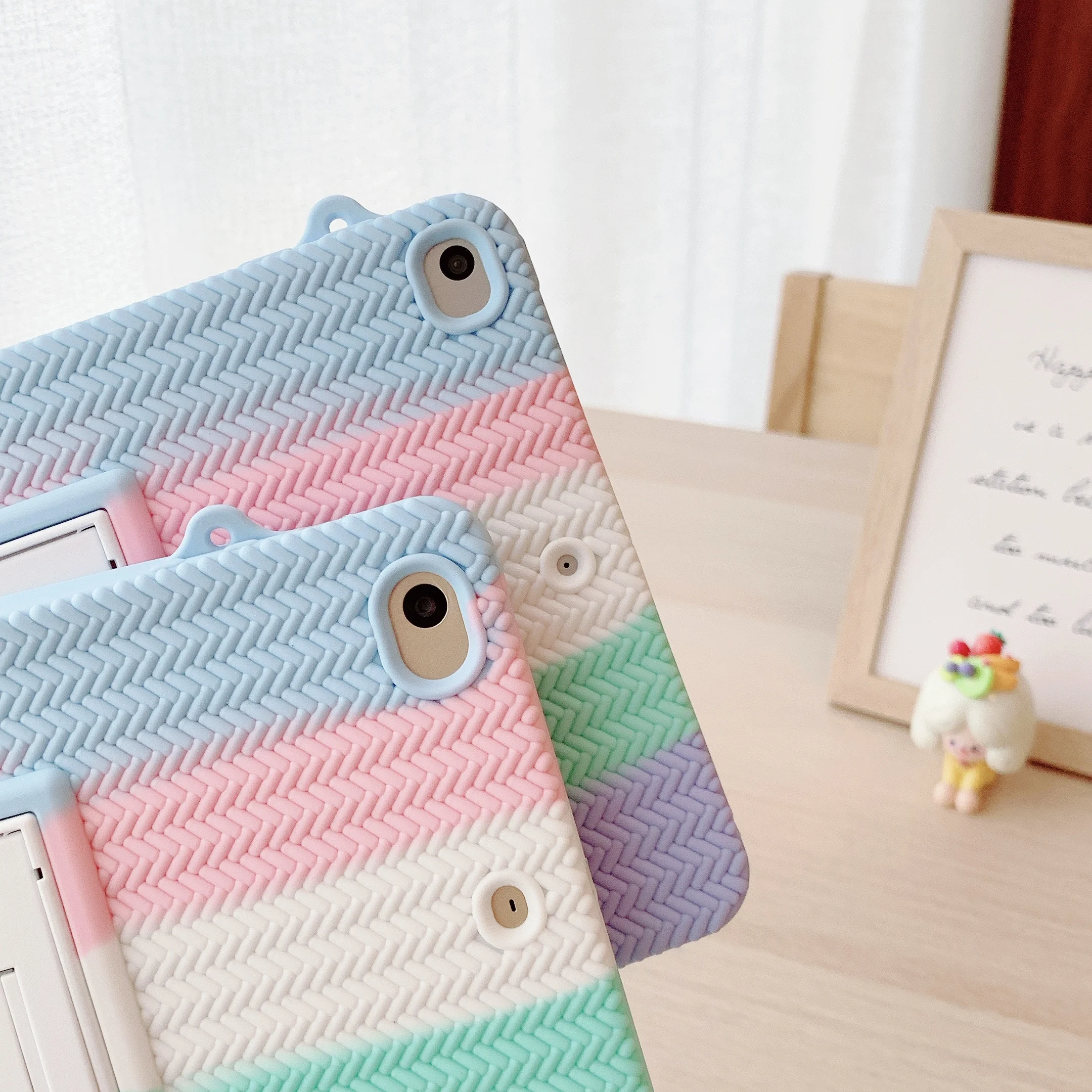 

1pcs ipad Pro 12.9” 2018 2020 Rainbow braided Soft Silicone Case For iPad Pro iPad 7th 8th 9th Mini 5 6 Rainbow Color Case Funda