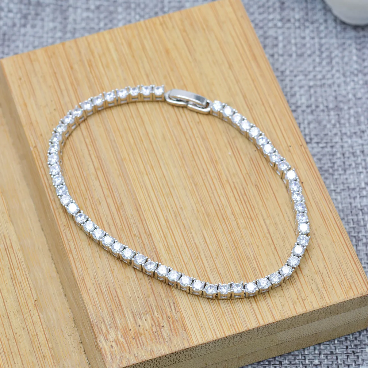 2023 Fashionable European and American Hot Selling Zircon Bracelet Hip Hop Single Row White Zircon Handicraft Accessories