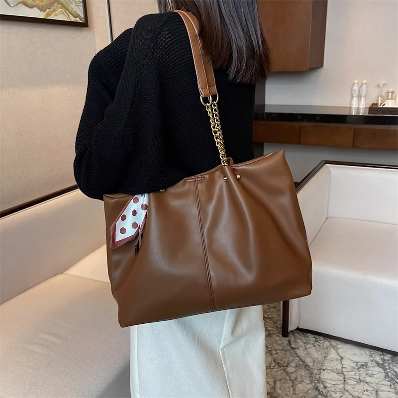 

Женская осенне-зимняя новая вместительная мягкая сумка через плечо из ПУ для подмышек, простые универсальные дорожные сумки, 2022