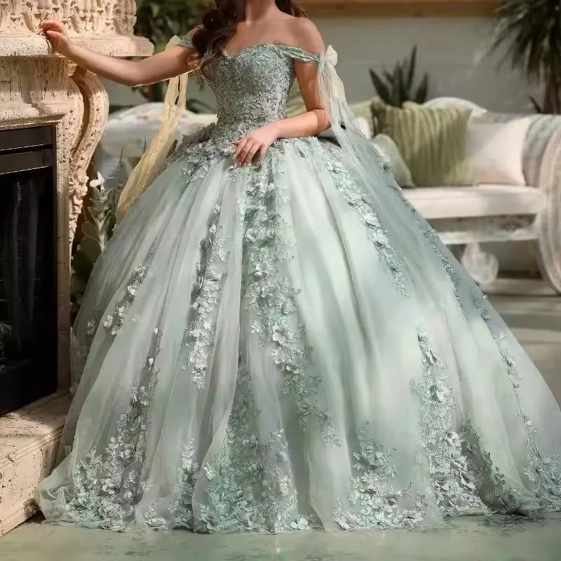 Sage Green Lace Appliqued Quinceanera Dresses Ball Gown Sweet 16 Dress Caped Women Birthday Dress Vestidos De 15 A&ntilde;os