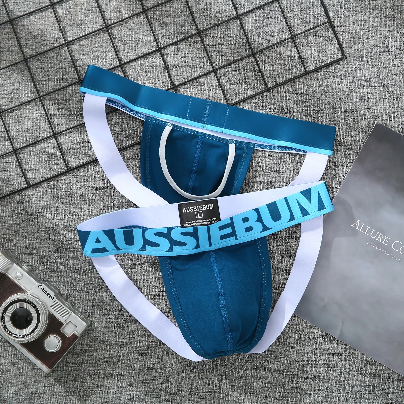 Male Underwear Brand Thong Sexy Low Waist Fashion Trend Breathable Buttocks Hollow Cotton