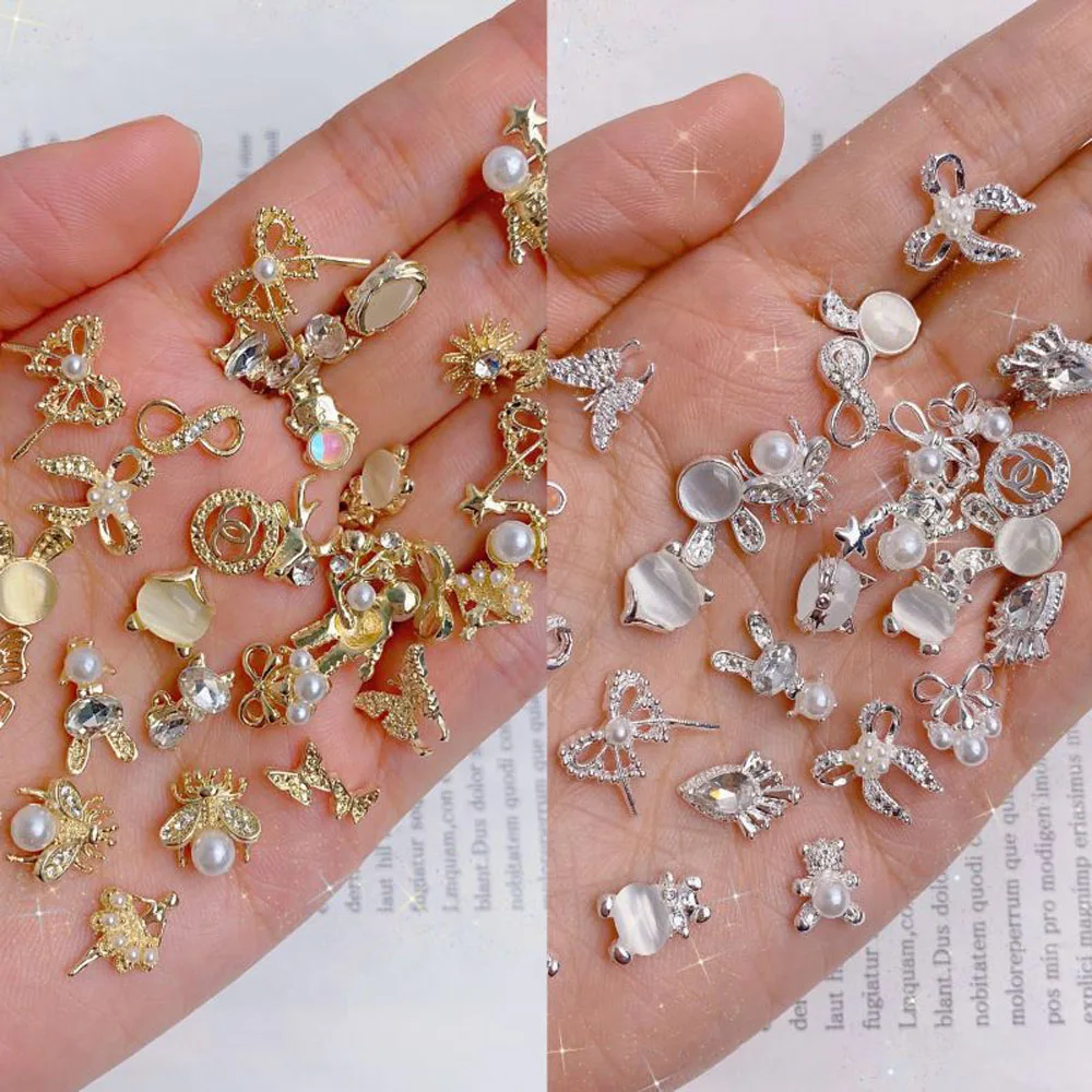育児中✩.*˚ネイルパーツ4つ カラースクエアスタッズ | アート用品,ネイルパーツ,スタッズ