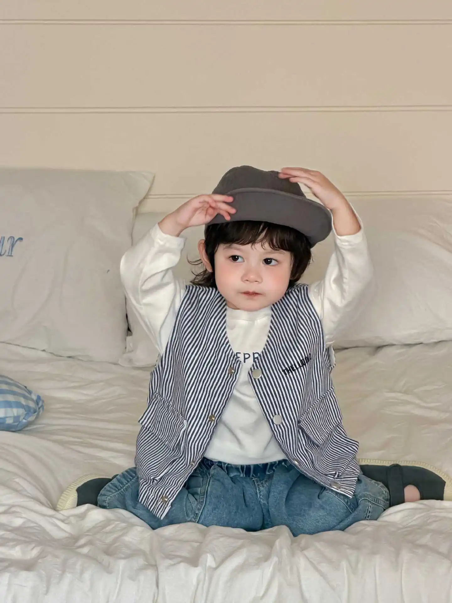 2026 봄  민소매 조끼 재킷  남아 패션 스트라이프 조끼 가디건 여아 캐주얼 코트 면 복