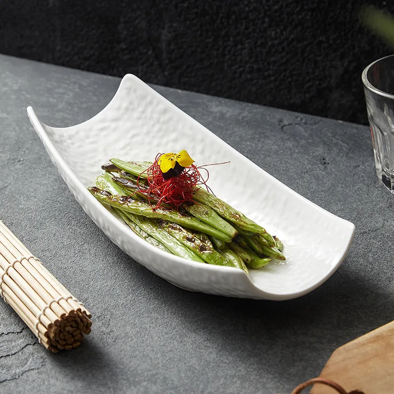 Vegetable Salad Bowl Hotel Ship shaped Restaurant Alien Cold Vegetable Bowl Ceramic White Dessert Tableware