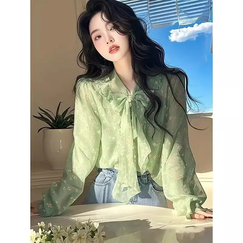Women's Spring Green Floral Lace-Up Blouse