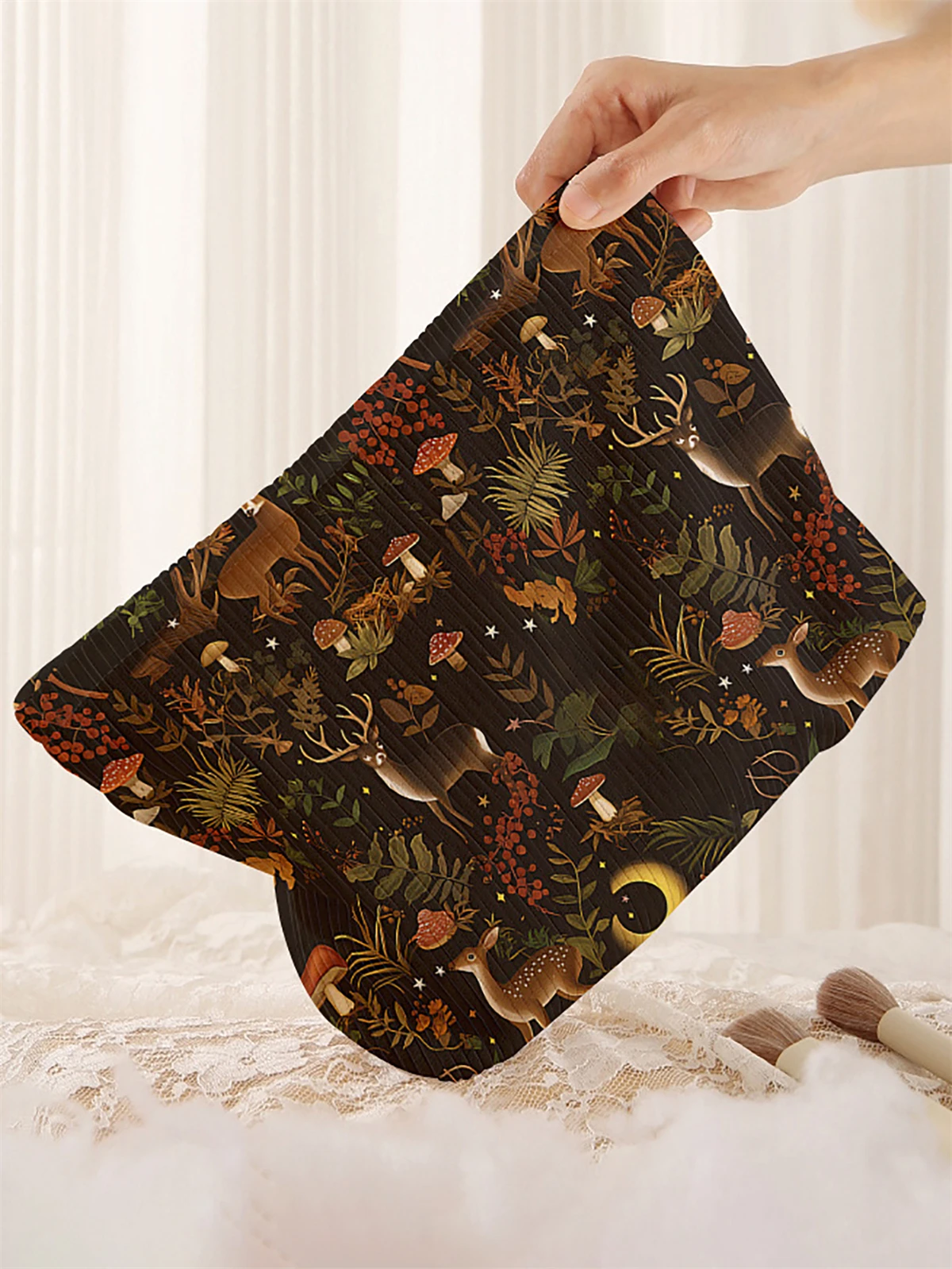 1, deer and plant patterned corduroy makeup bag, lightweight zipper makeup storage box, multifunctional bag with lining