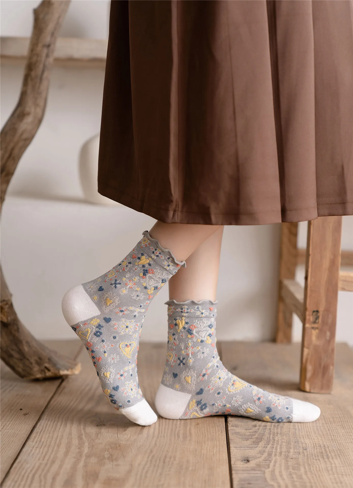 Description Picture 3 of itemHarajuku Retro Women Socks Japanese Style Kawaii Cute Ruffle Socks Women Ethnic Style Embroidery Vintage Fashion Long Socks Sox