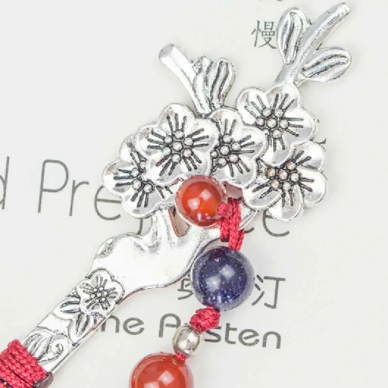 1PC Chinese Style Retro Metal Bookmark with Tassel Creative Plum Blossom Book Mark Students Stationery Gift