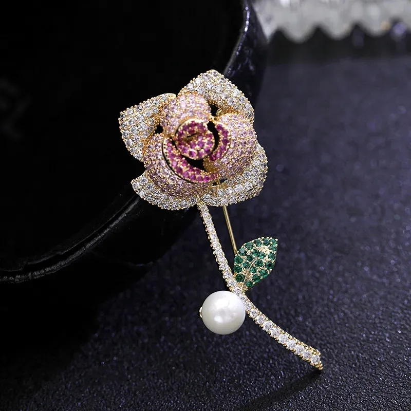 Micro Pave Cubic Zirconia Romantic Sweet Rose Flower Corsage Jewelry For Women Brand Design Luxury Wedding Party Brooches Pins