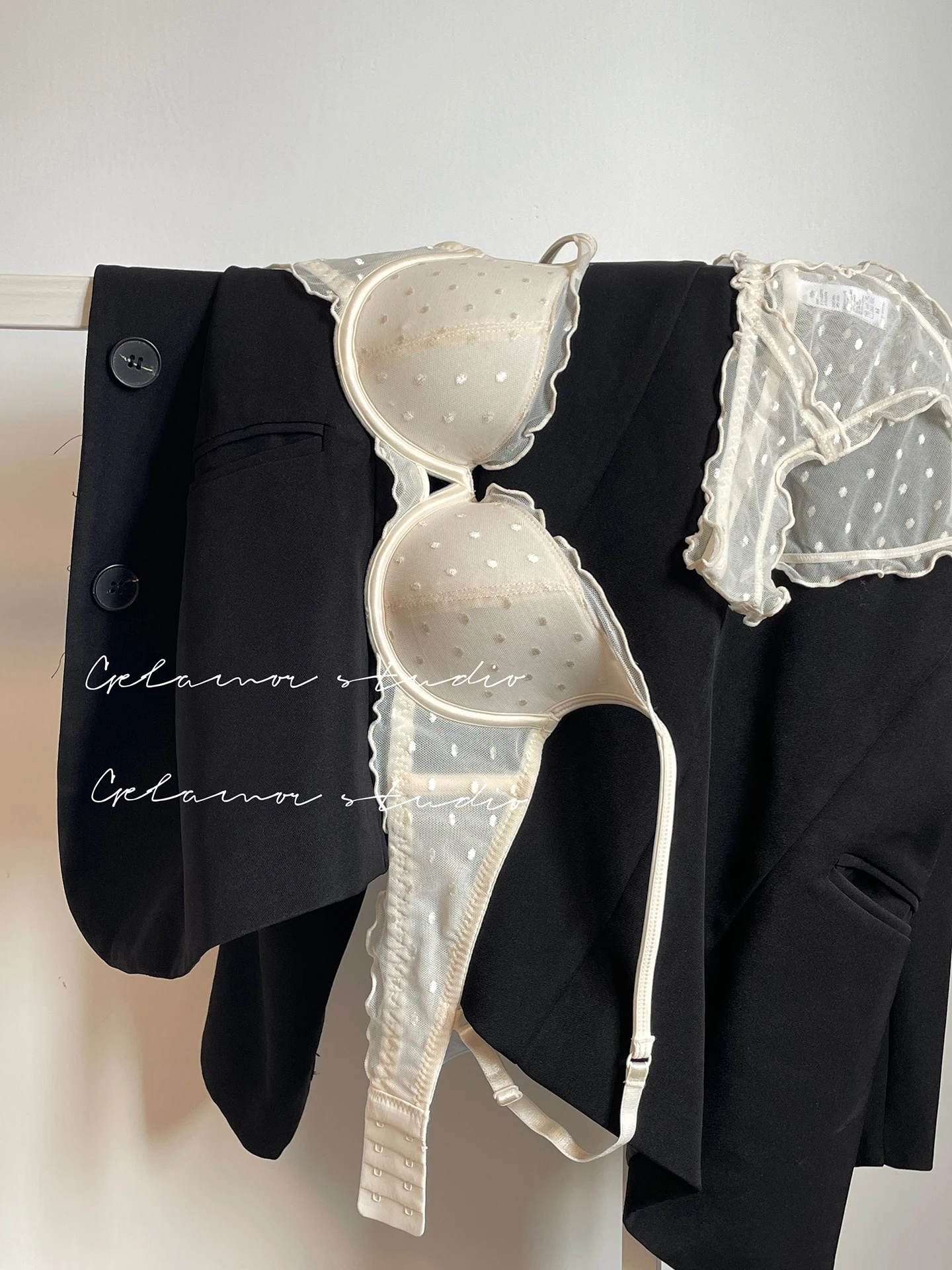 Red Sexy Pure Desire Women's Bra Underwear for 2025 Autumn Season Full Cup Lace Design Fixed Strap Anti-Sagging Side Breast R...