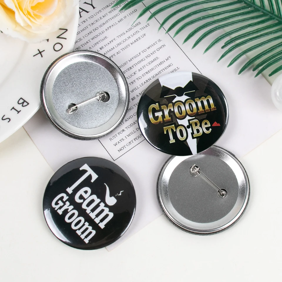 4Pcs Groom And Bride To Be Sash Tinplate Badge Brooch Set Badge Pin Kit Engagement Sash Decoration Supply For Couple Bachelorette Party Accessories Bridal Shower Wedding Applies
