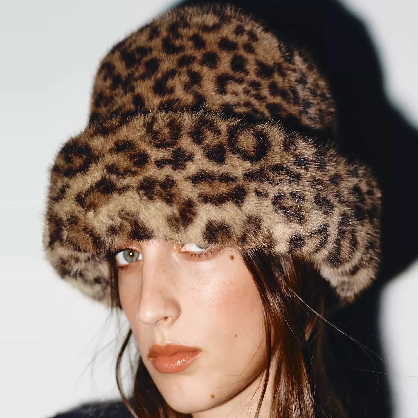 Women's Faux Fur Hat Scarf Set Autumn 2025 New Sle Artificial Leather Hat with Scarf Two-Piece Ensemble Faion Accories