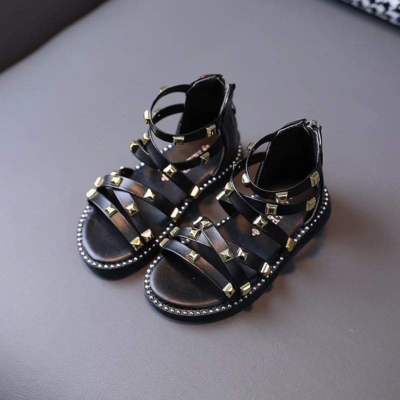

Сандалии-гладиаторы с заклепками для девочек, модные пляжные босоножки с заклепками для начинающих ходить детей, белые, черные, розовые, 2023