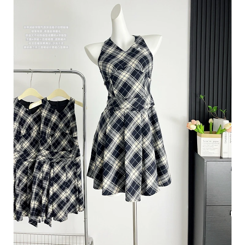 

Женское клетчатое платье-трапеция без рукавов, с открытыми плечами