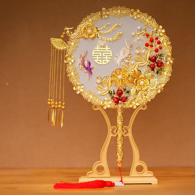 Description Picture 3 of item32*22cm Wedding Bridal Hold Fan Handmade Vintage Chinese Decorative Fan For Bride Photography Ornaments Decor