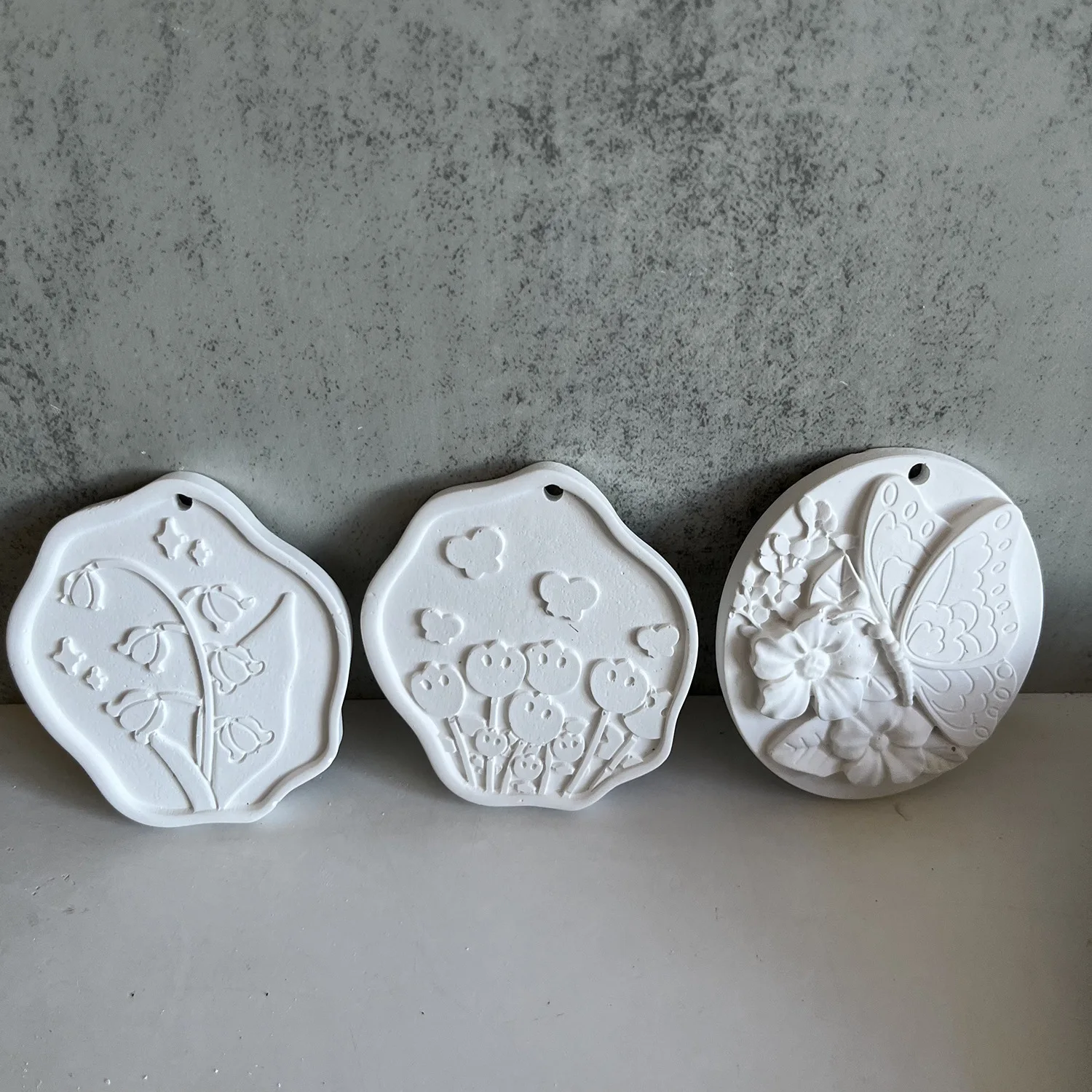 

Multi Flower Silicone Mold Butterfly DIY Expanded Scented Gypsum Car Pendant Handmade Aromatherapy Wax Tablets Soap Clay Molds