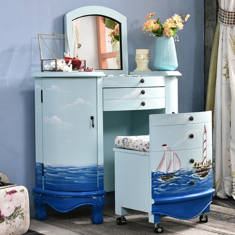 

Flip over small apartment with American style dressing table, internet celebrity Instagram table, bedroom, Mediterranean