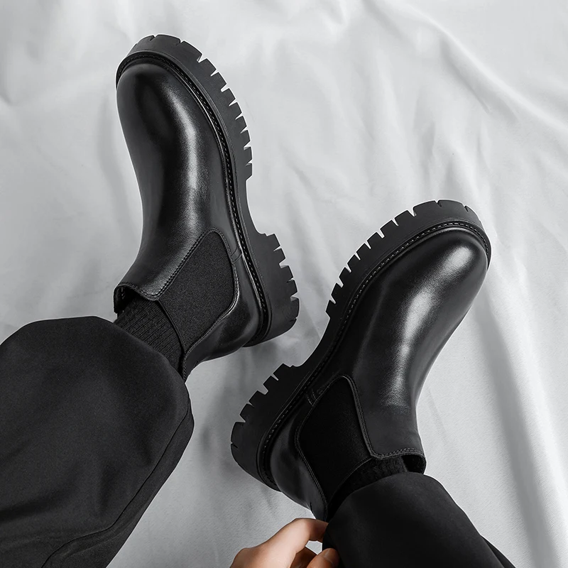 Thick soled men's boots Minimalist British design style Daily office outdoor leisure party Business walking men's Black boots
