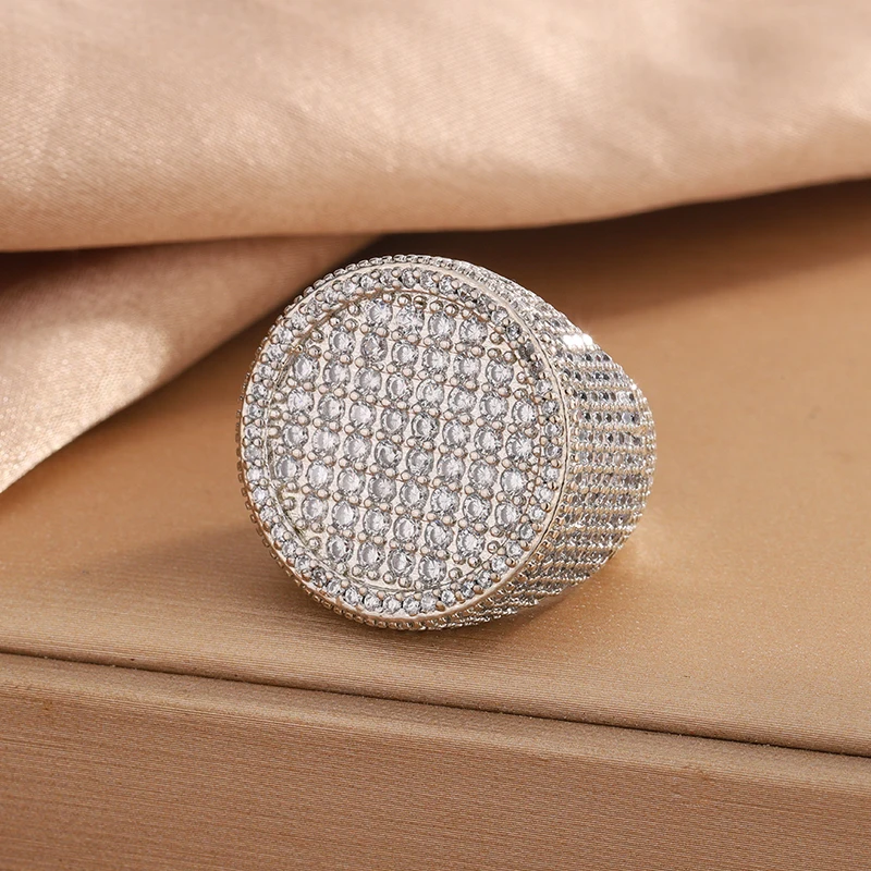 Luxurious Full-diamond Jewelry - Fashionable and Shiny Zircon Ring, Disc-shaped Women's Ring, Anniversary Gift, Men's Jewelry - 3