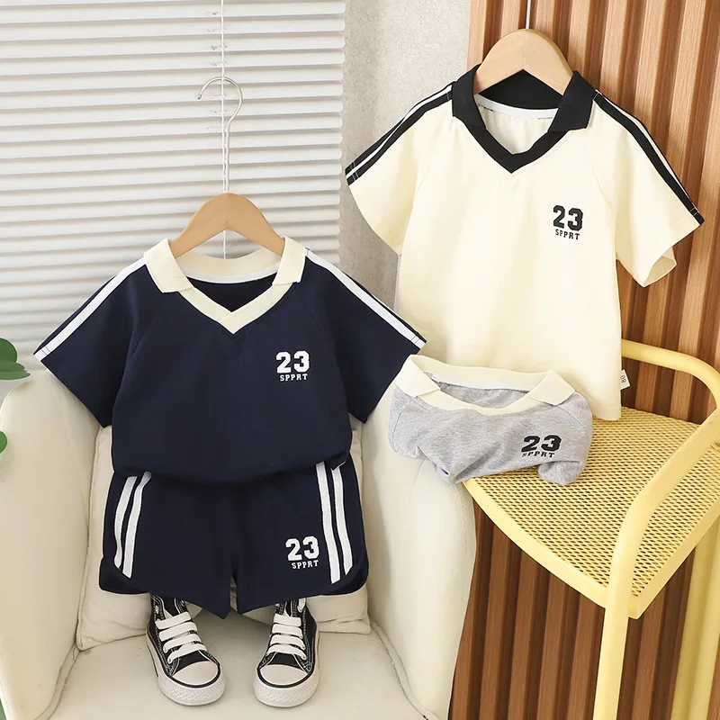 2026년 여름 남아 아기옷 세트 숫자와 글자 프린트 캐주얼 턴다운 칼라 티셔츠 상의 반바지 2종 세트 1-5세 아동 트레이닝복