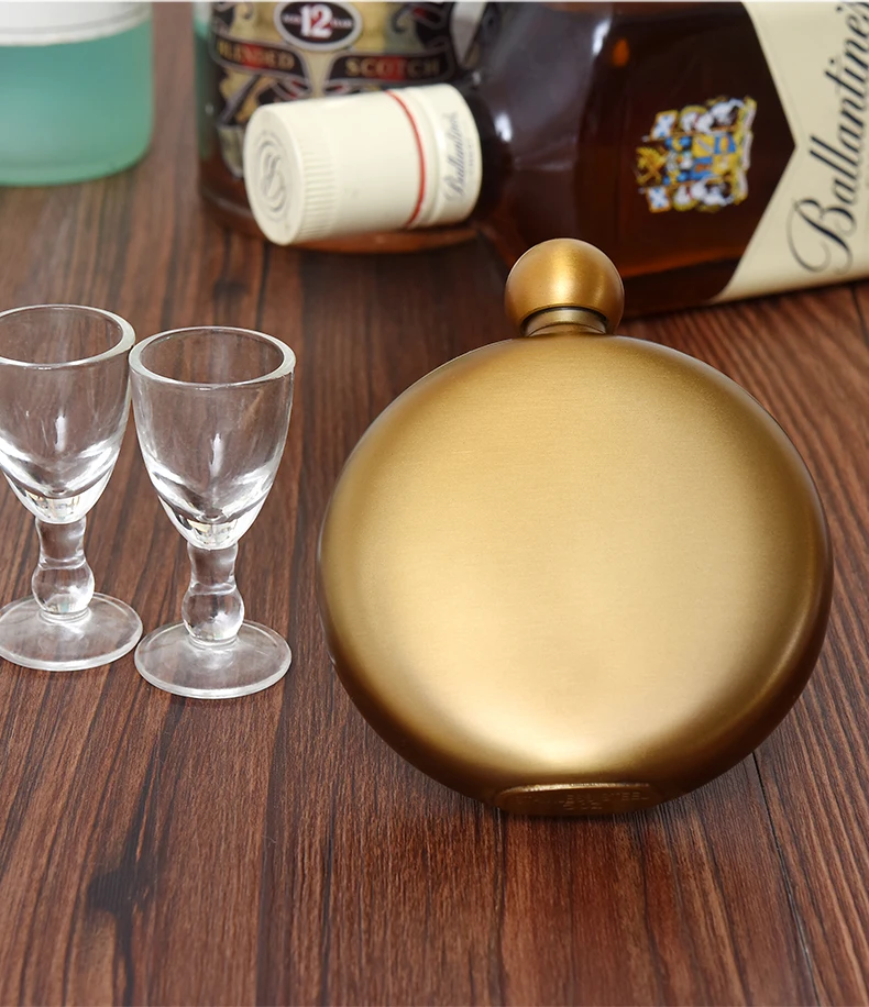 Description Picture 4 of item5oz high-end gold stainless steel round hip flask, stainless steel whiskey flagon, outdoor portable alcohol bottle with funnel