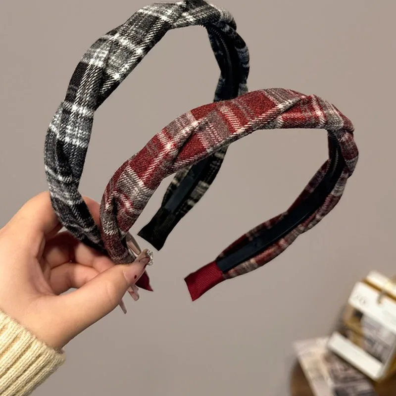 Elegant Vintage Plaid Cloth Hairband for Women and Girls – Fashionable Hair Accessory