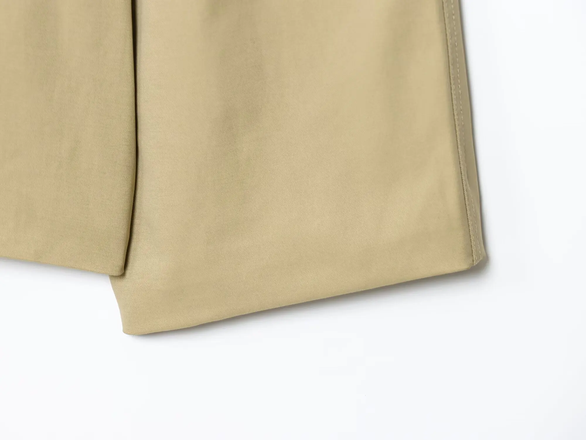KONDALA Trendy High Street Trenchcoat Shorts Set Damen Pendler Gürtel Trenchcoat, Falten Shorts 2026 Frühling Casual Urlaub Set – Detail 11