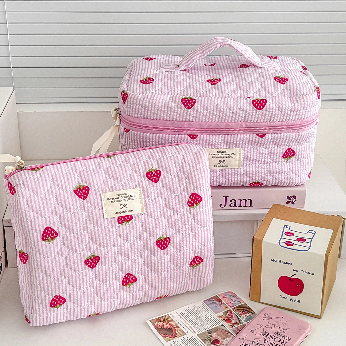 Women Cosmetic Quilted Bag Strawberry Portable Travel Toiletry Makeup Pouch 1PC