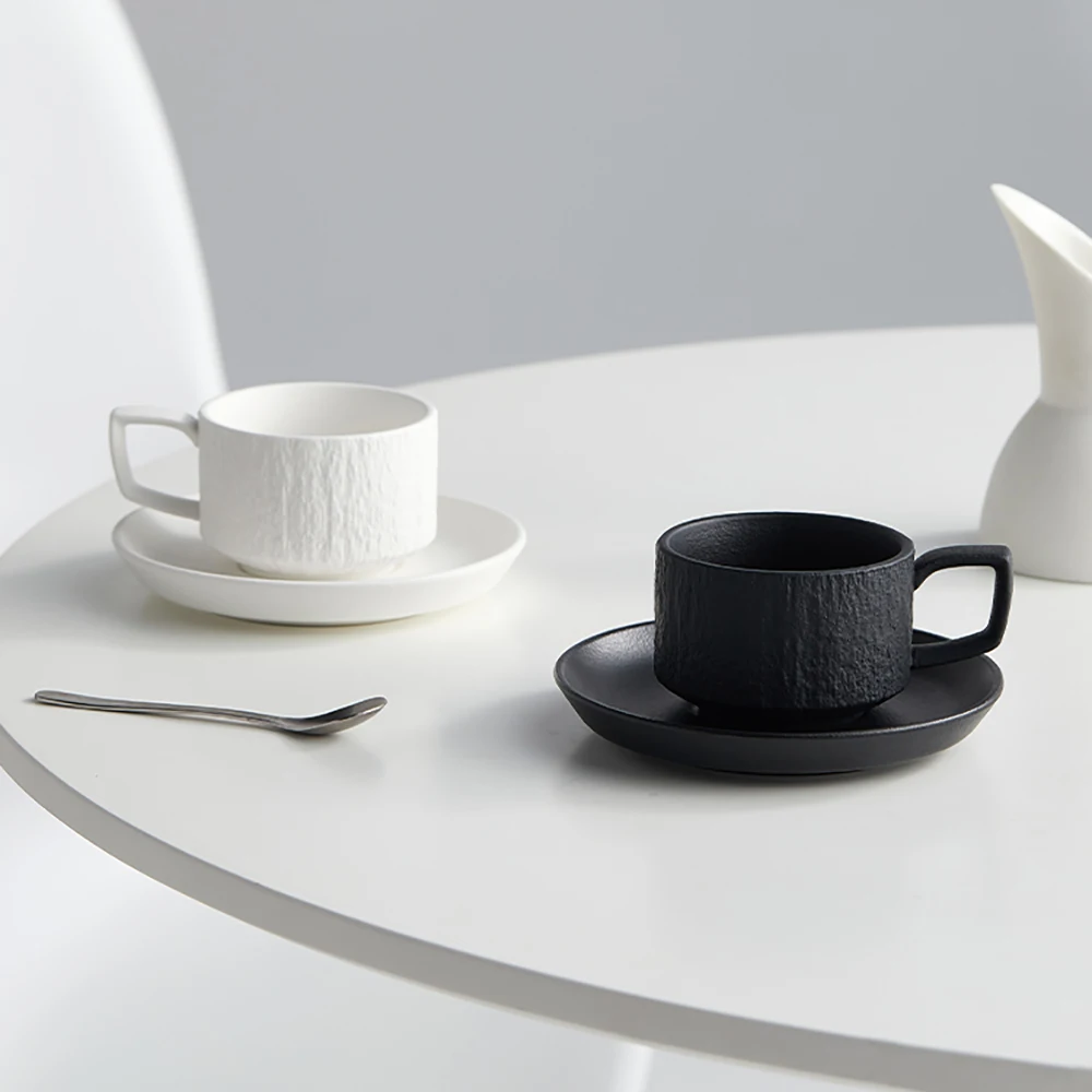 

Черно-белая керамическая кофейная чашка и блюдце, роскошная офисная чайная чашка в скандинавском стиле, кофейные чашки, кухонная посуда, Кружка для молока и кофе