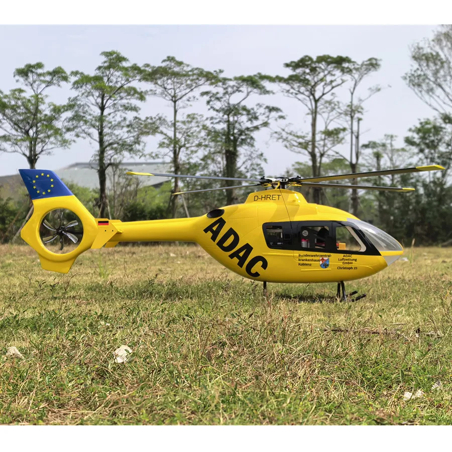 Vue rapprochée du cockpit et des pales de l'hélicoptère RC RTF Mode 2, prêt à l'emploi.