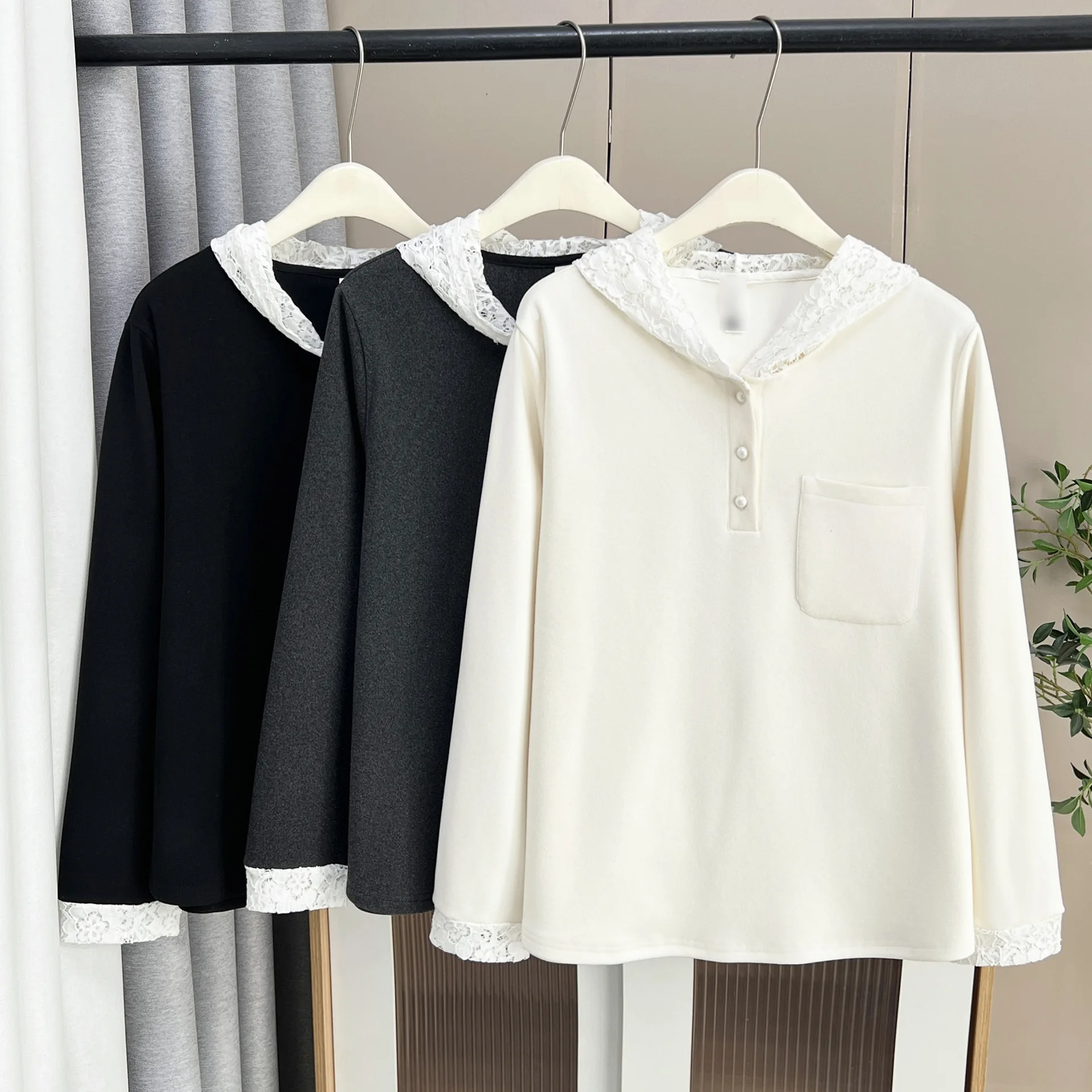 XXXXL Fashion Plus Size Women's T-Shirt 2025 New autumn/winter Stylish Lace Hooded De Velvet Warm Base Inner Top 1057