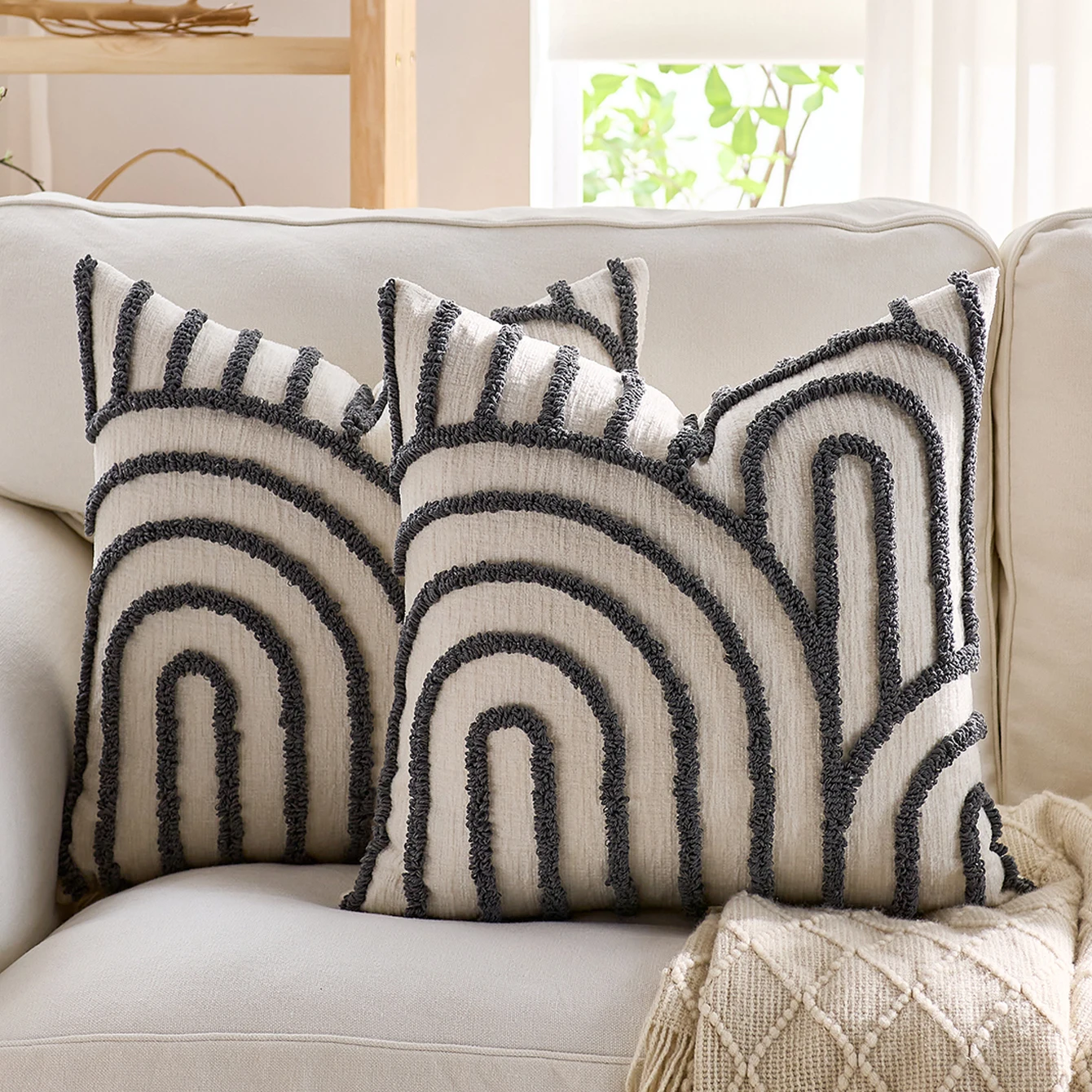 Geometric embroidered pillow cover pattern