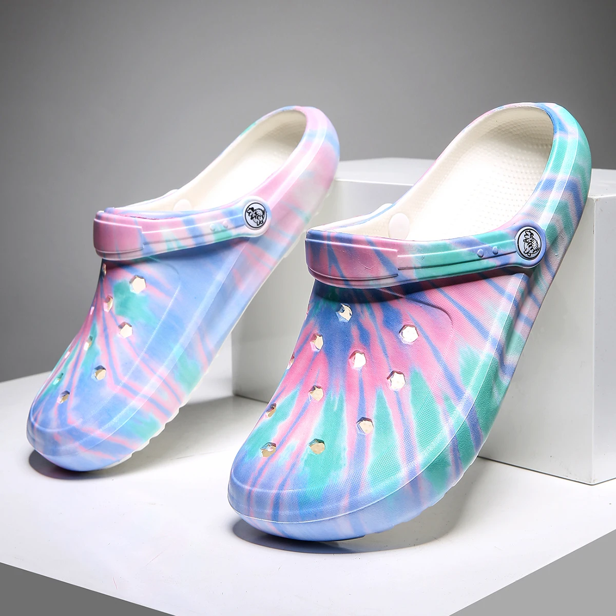 Garden Clogs Slip On Lightweight Two-way Wear Garden Clogs, Comfortable Women's Tie-dye Pattern Clogs, Non-slip  Beach Slides 2